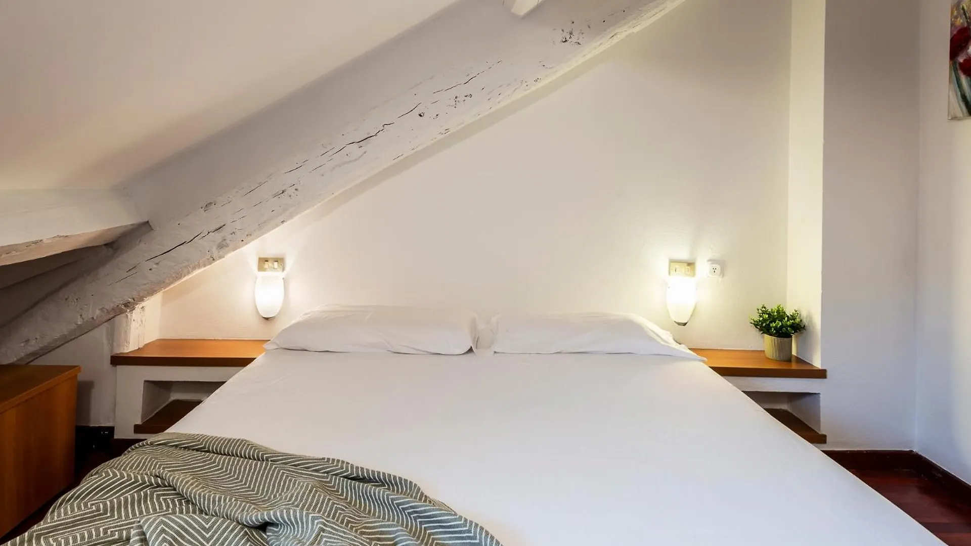 Stayeasy Moscova - 2 Level Apartment Brera Garibaldi Milan Italy